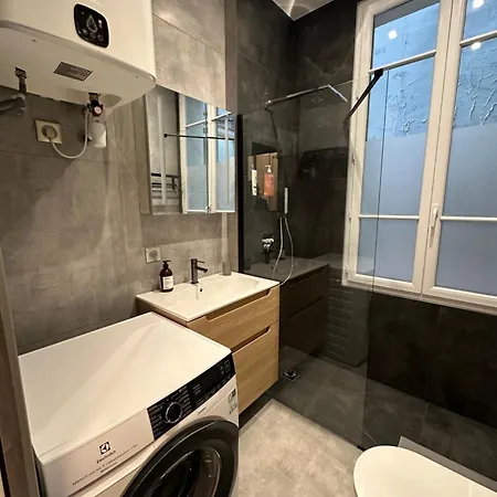 Charming 2 Bedroom With Ac & Huge Terrace Párizs