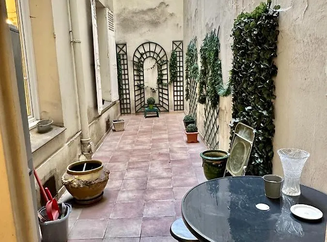 Charming 2 Bedroom With Huge Private Terrace Apartament *