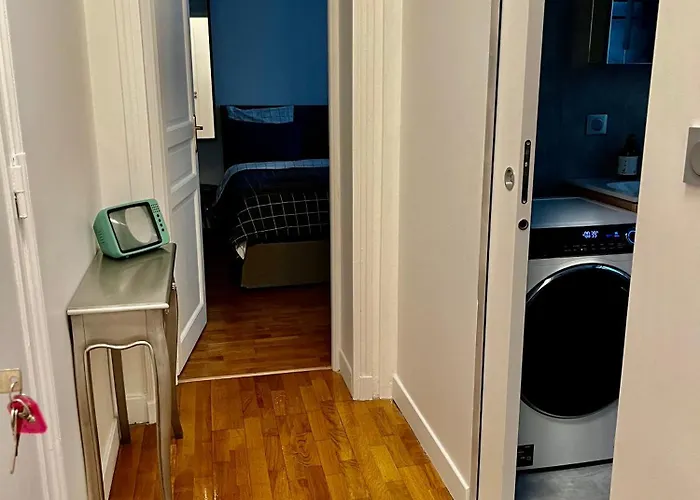 Charming 2 Bedroom With Huge Private Terrace