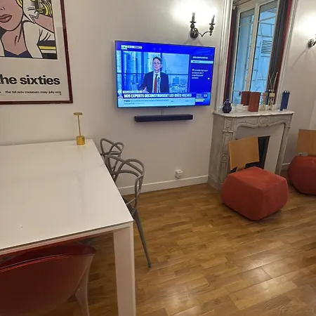 Charming 2 Bedroom With Ac & Huge Terrace Appartement